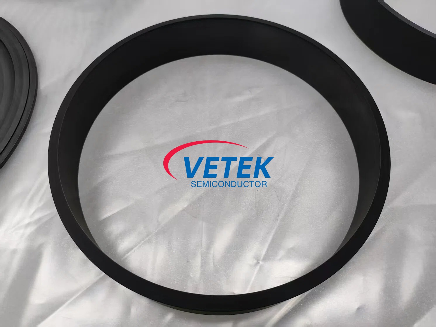 Pyrolytic Carbon (PyC) Coated Graphite Rings: Improving Reliability in High-Temperature Semiconductor Manufacturing
